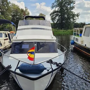 Boat & Breakfast Couette-café